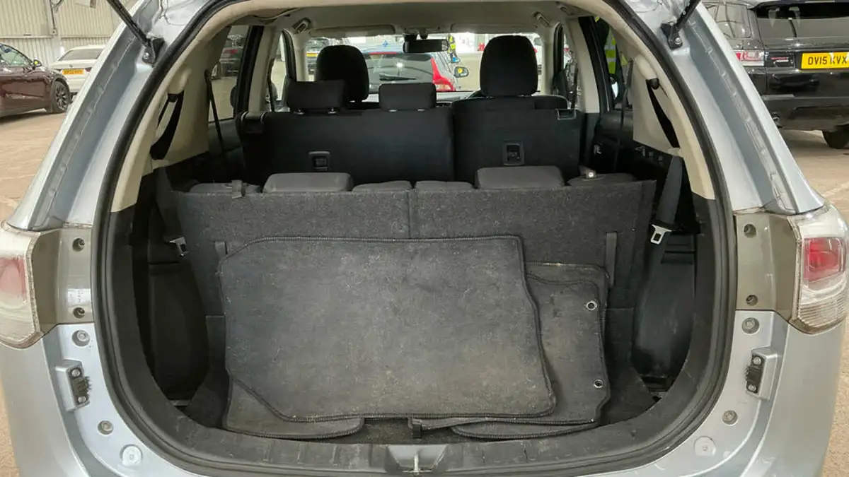 2013-mitsubishi-outlander-22di-d-gx3-7st-big-9