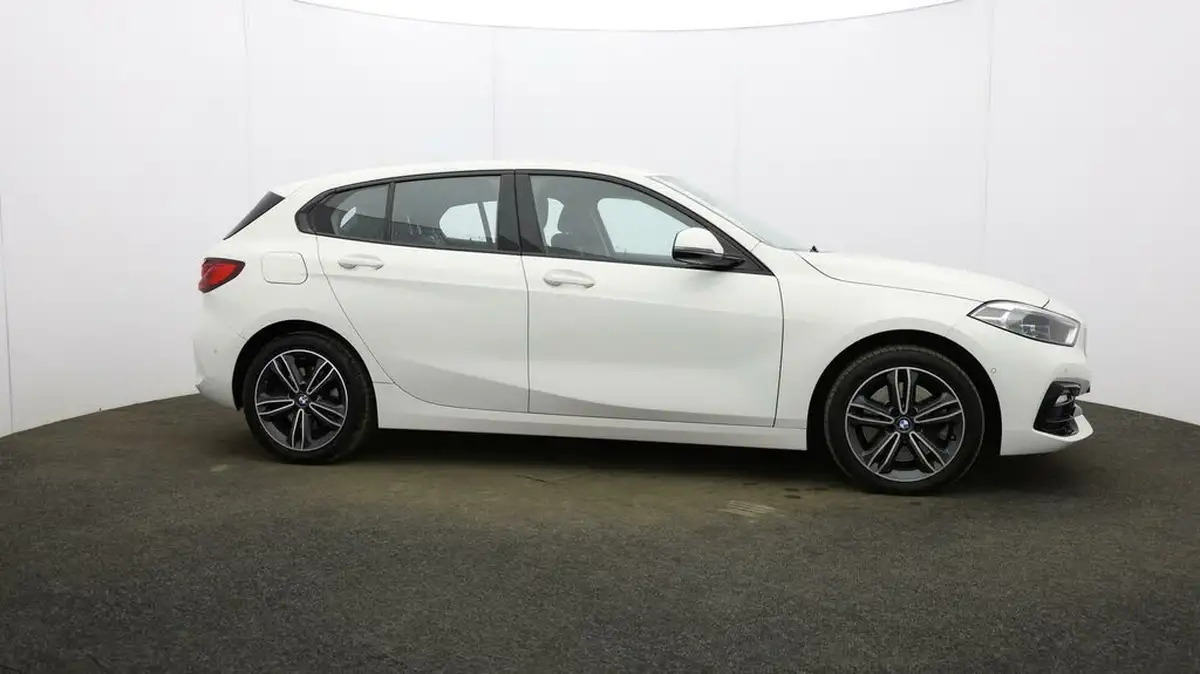 2021-bmw-1-series-20td-120d-xdrive-sport-lcp-big-49