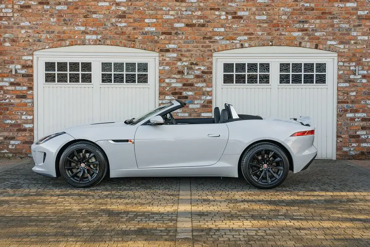 2015-jaguar-f-type-30-convertible-quickshift-big-12
