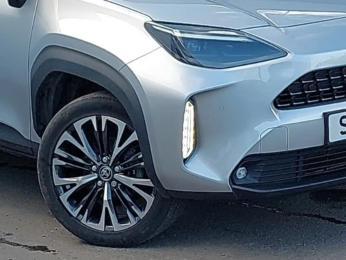 2022-toyota-yaris-cross-15-vvt-i-excel-big-8