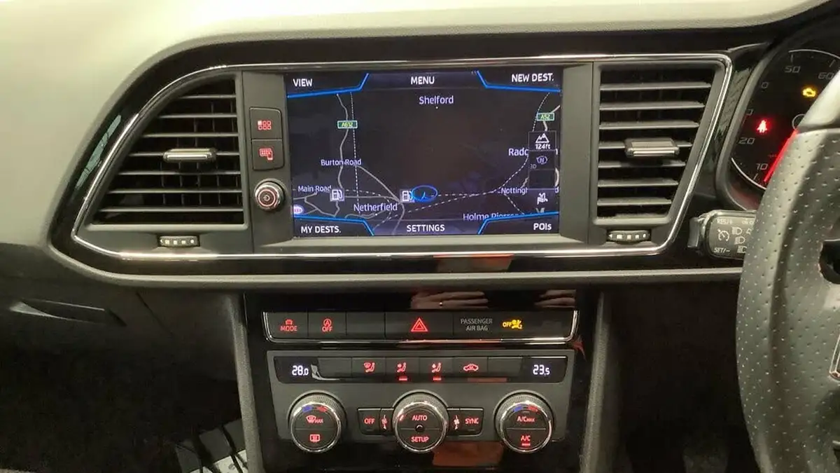 2018-seat-leon-18-tsi-fr-technology-estate-5d-big-16