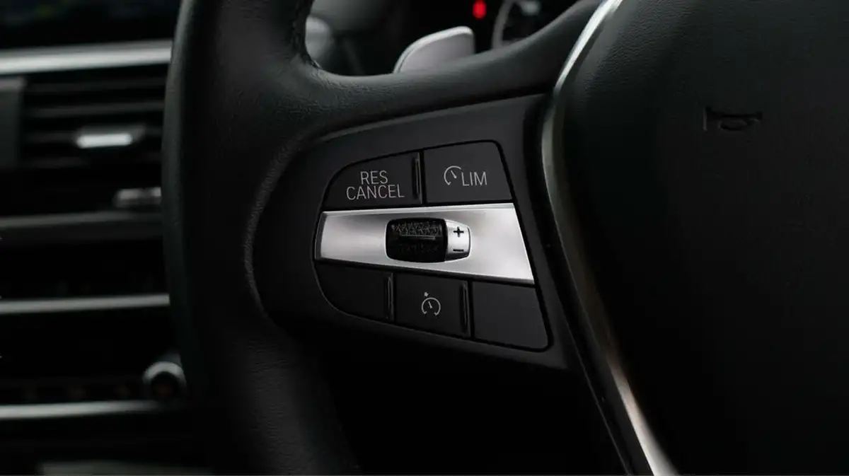 2021-bmw-x3-20-xdrive-30e-xline-big-25