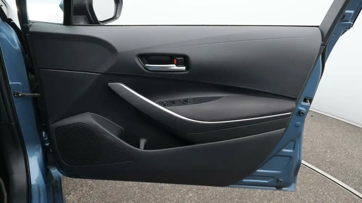 2022-toyota-corolla-18-vvt-i-icon-120bhp-trk-hatchback-5d-big-15