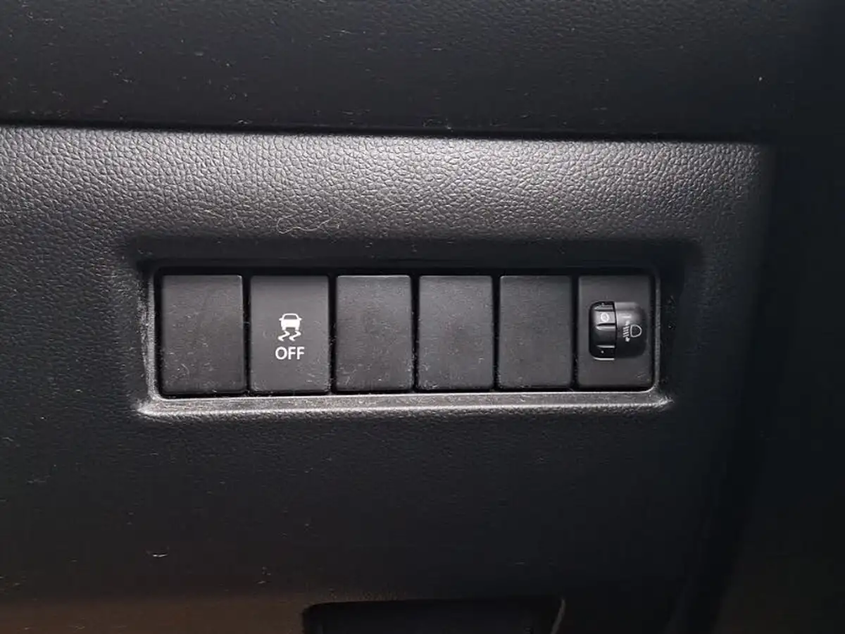 2018-suzuki-swift-10-boosterjet-sz-t-111ps-big-13
