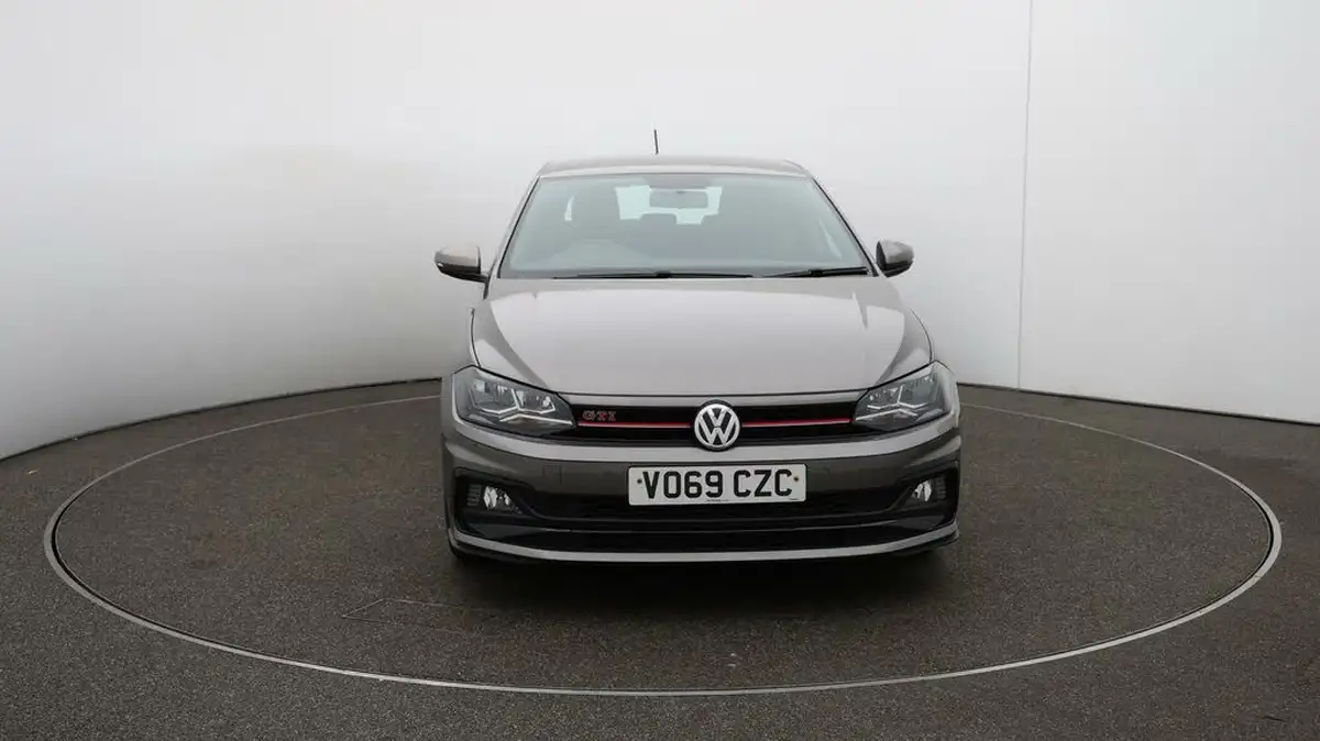 2019-volkswagen-polo-20-tsi-gti-big-39