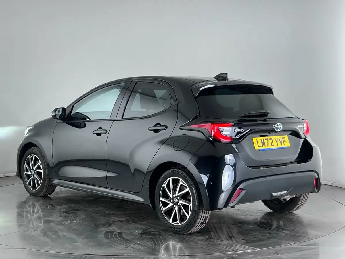 2022-toyota-yaris-15-vvt-i-design-big-4