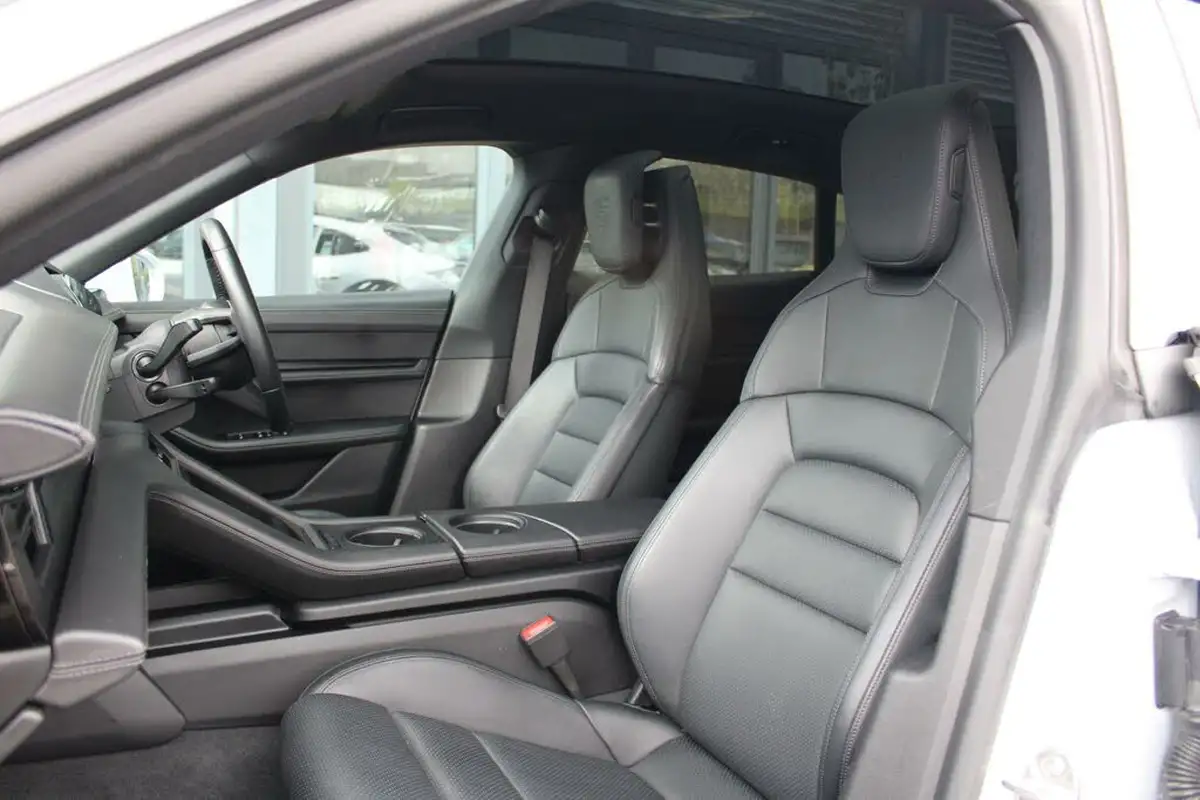 2023-porsche-taycan-e-4s-cross-turismo-big-13