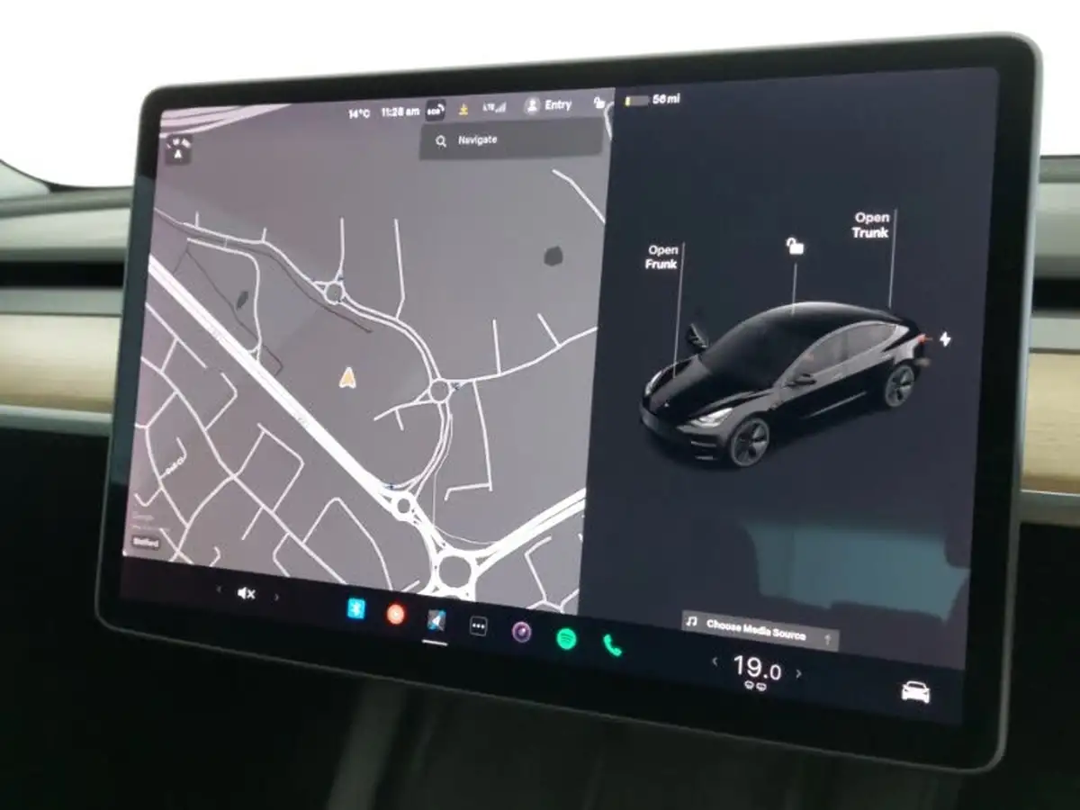 2021-tesla-model-3-e-long-range-4x4-big-16