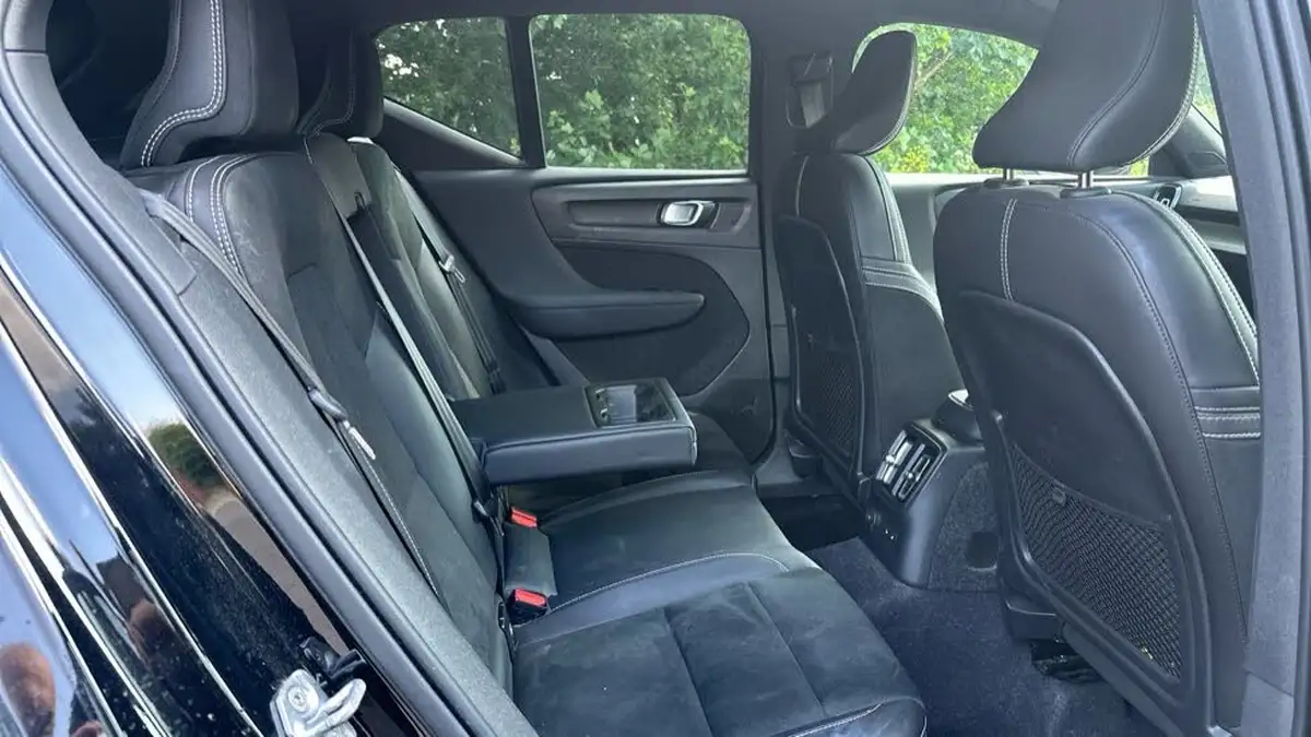 2021-volvo-xc40-15-t5-r-design-262bhp-big-5