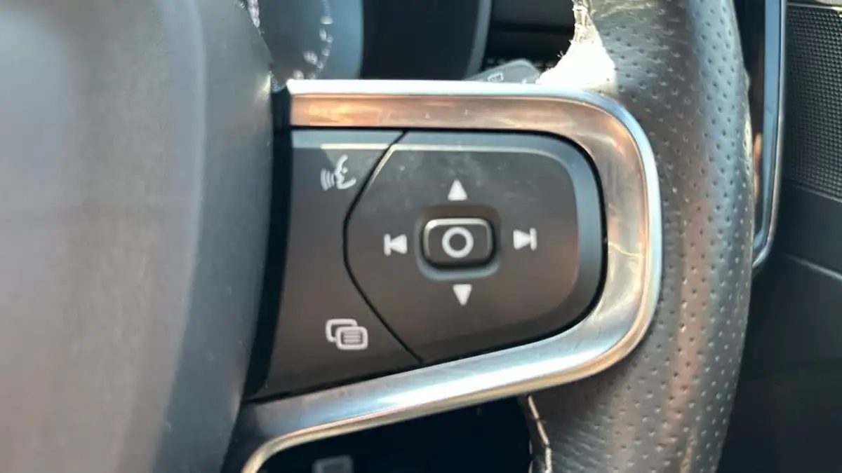 2021-volvo-xc40-15-t5-r-design-262bhp-big-33