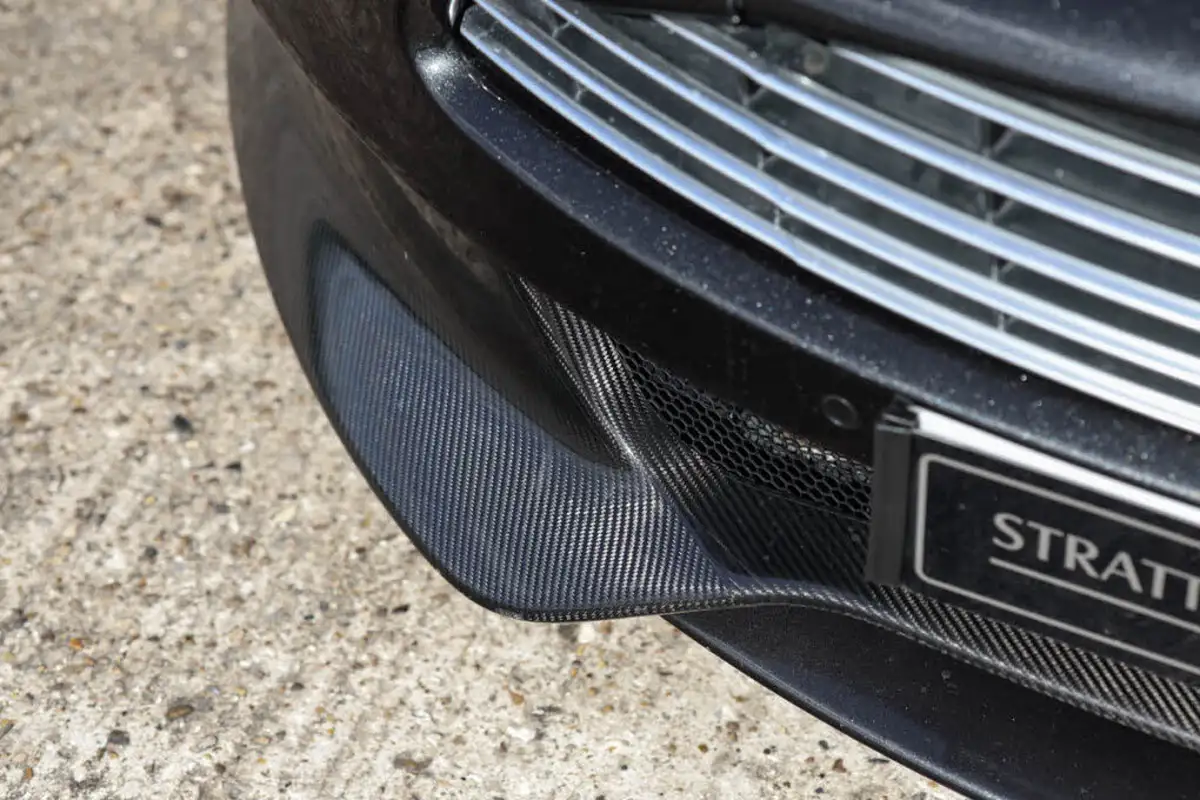 2013-aston-martin-vanquish-59-big-24