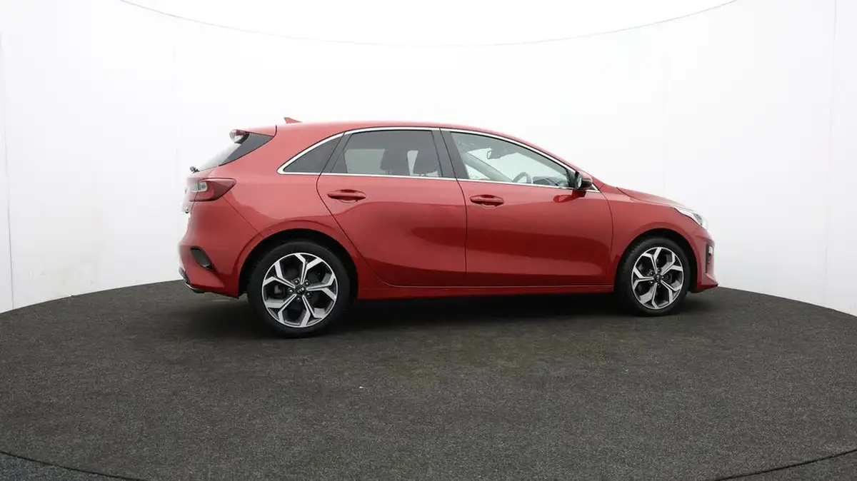 2021-kia-ceed-16crdi-3-48v-mhev-hatchback-big-39