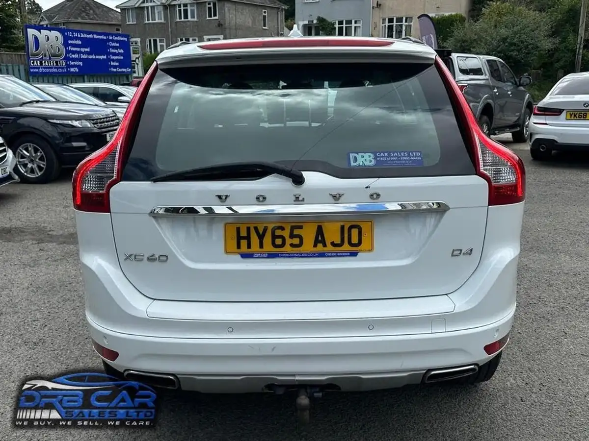 2015-volvo-xc60-20td-d4-se-190bhp-nav-big-4