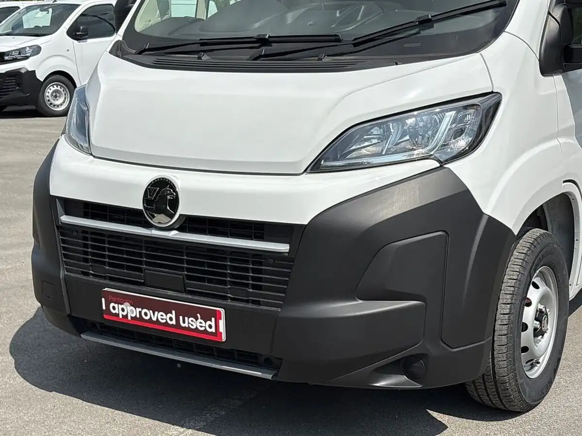 2024-vauxhall-movano-big-18
