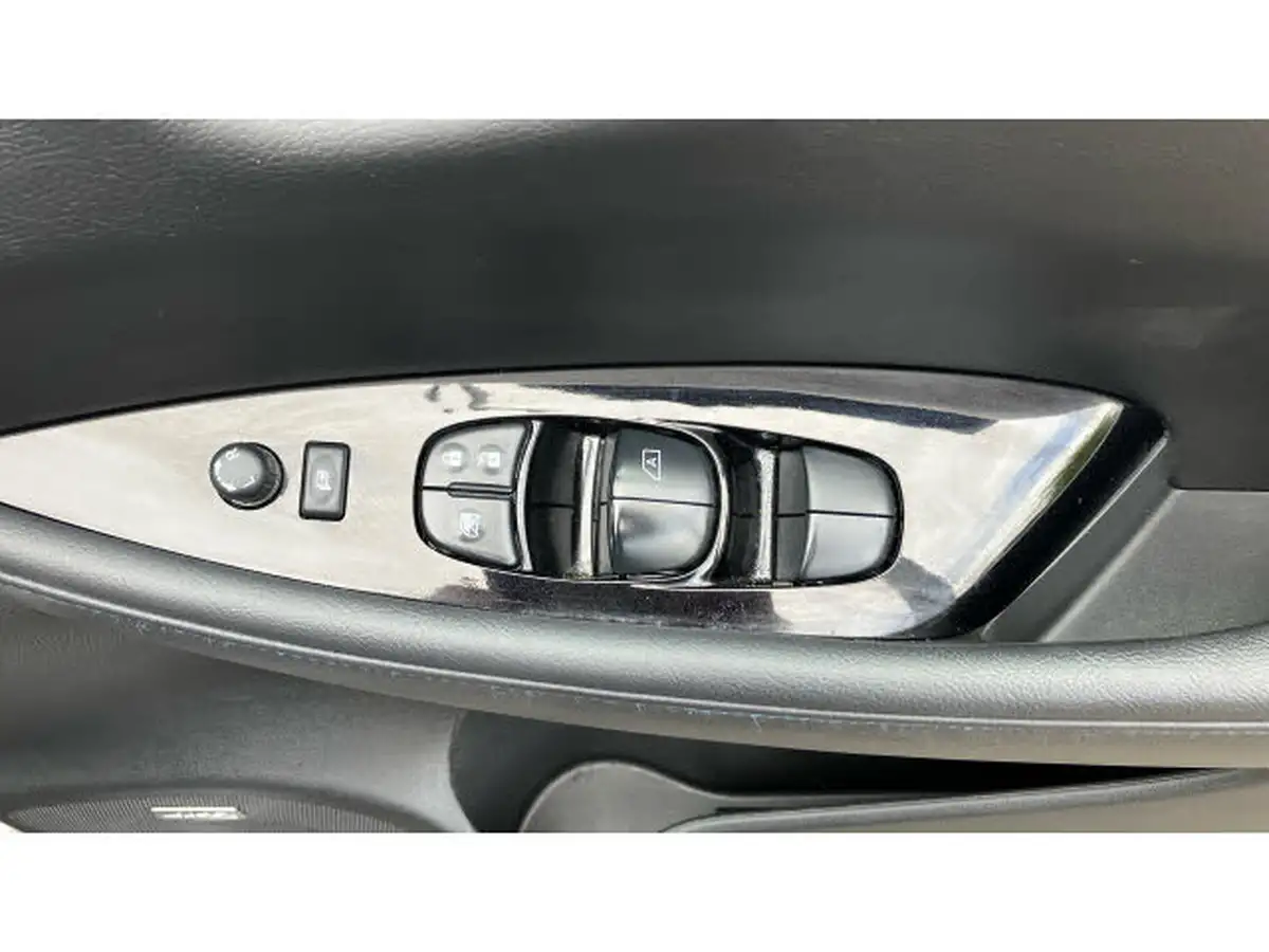 2021-nissan-leaf-e-tekna-big-36
