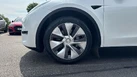 2022-tesla-model-y-e-long-range-small-16