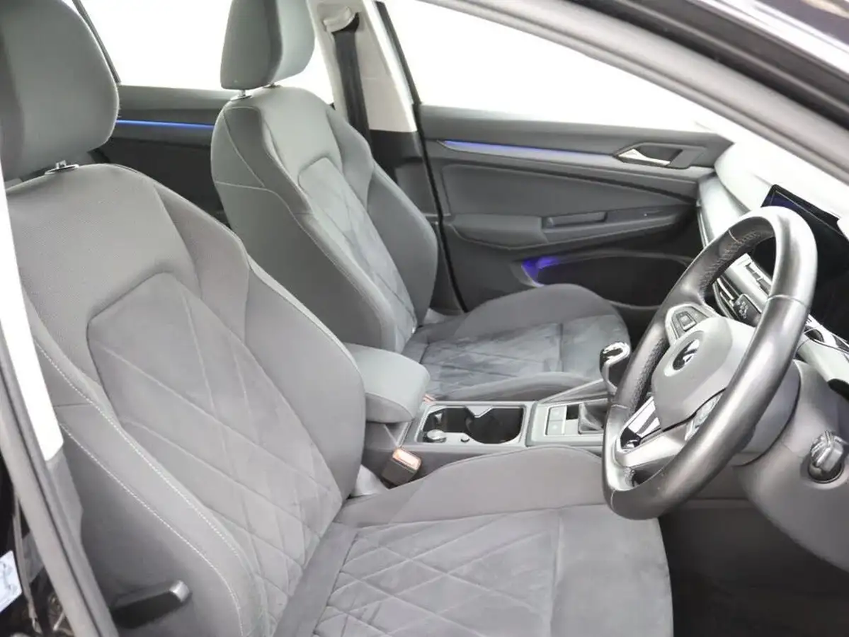 2021-volkswagen-golf-15-tsi-style-130ps-hatchback-big-11