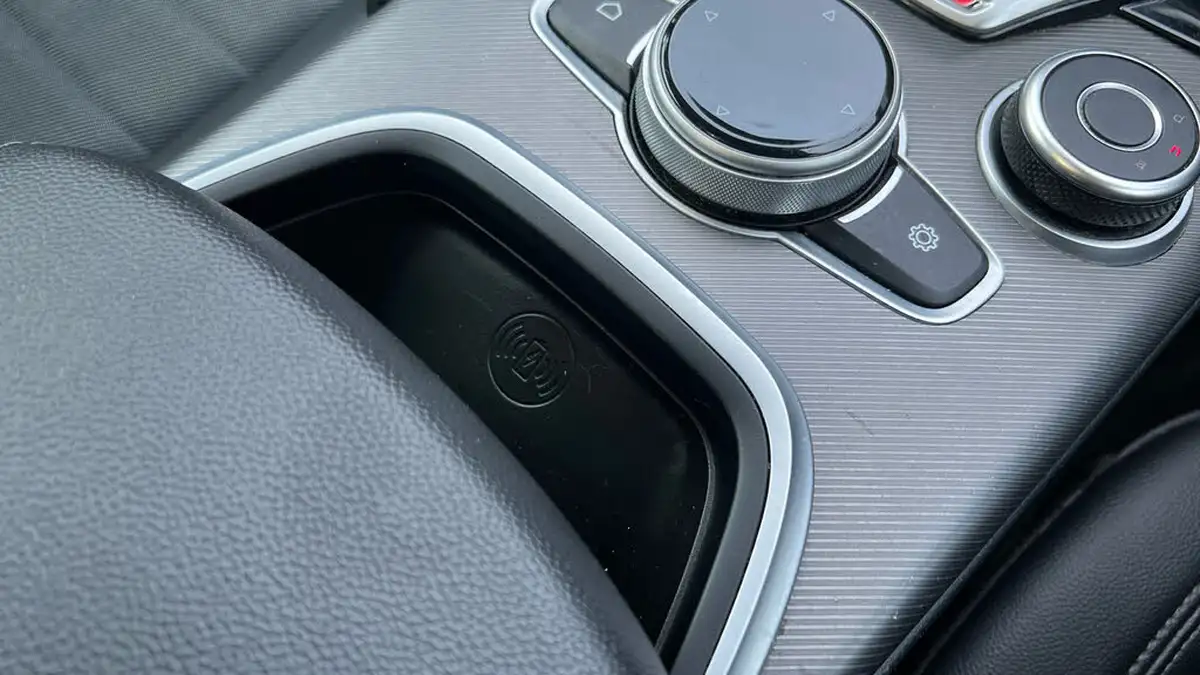 2022-alfa-romeo-giulia-20-sprint-197bhp-big-20