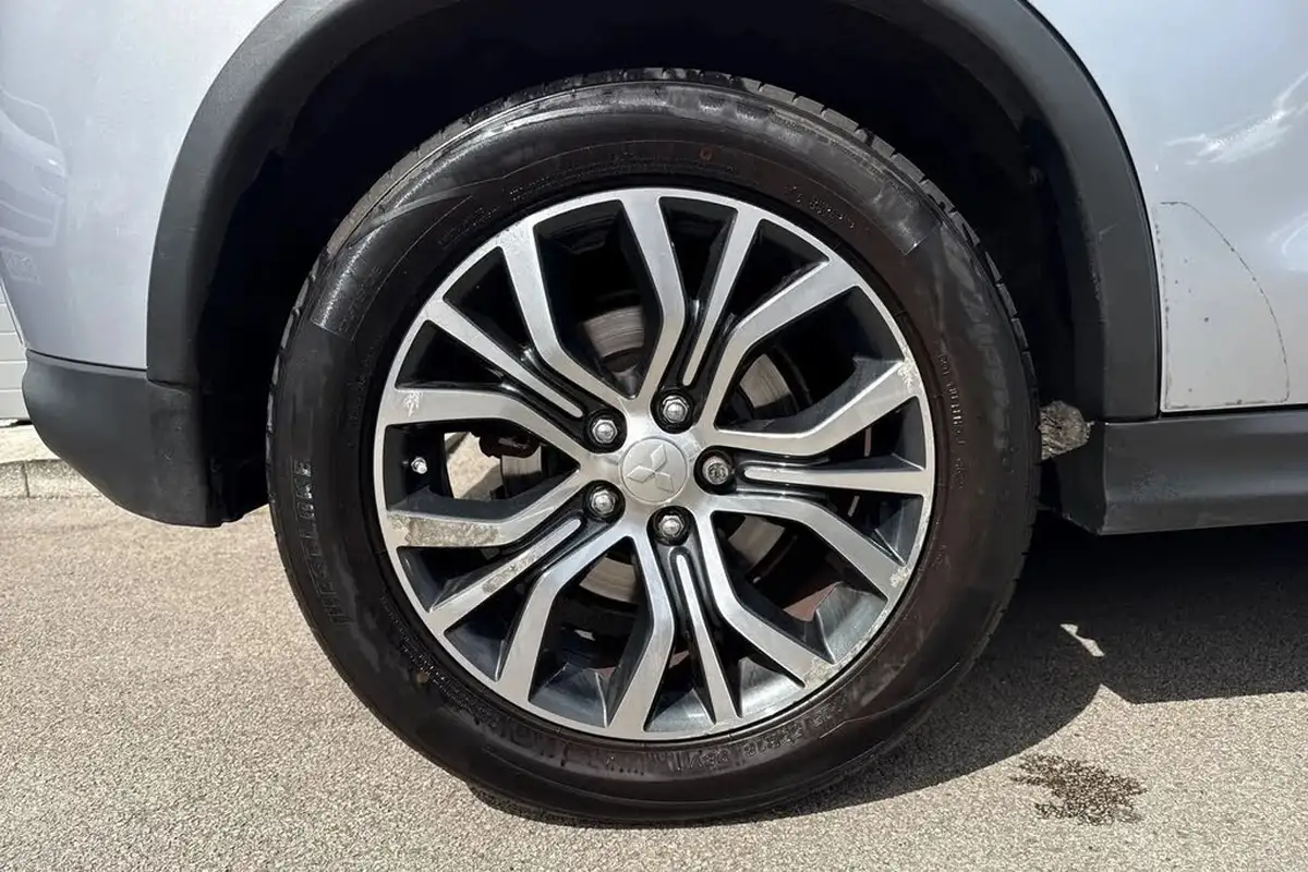 2017-mitsubishi-asx-16d-4-big-10