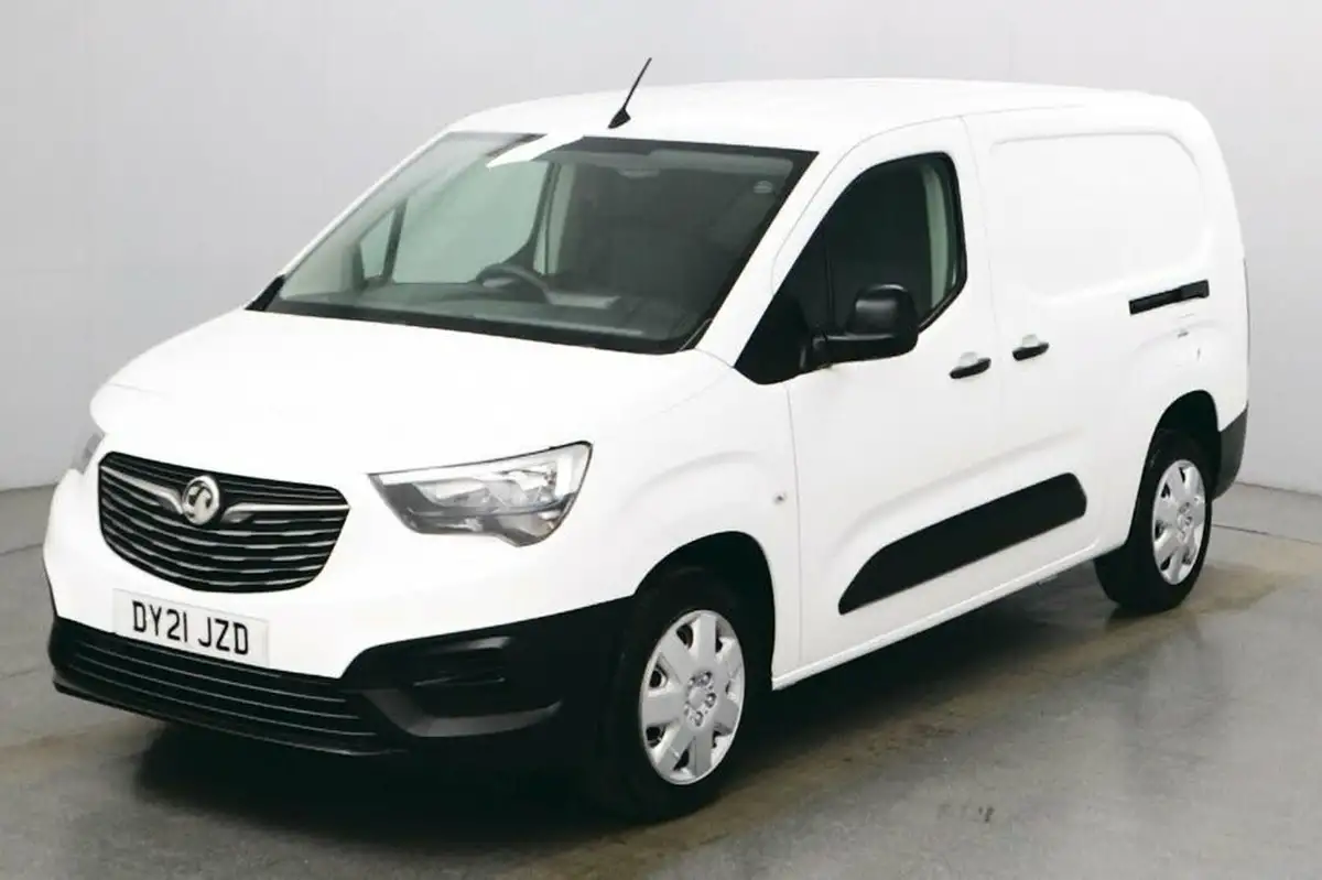 2021-vauxhall-combo-15cdti-dynamic-2300-100pseu6dt-l2h1-panel-big-0