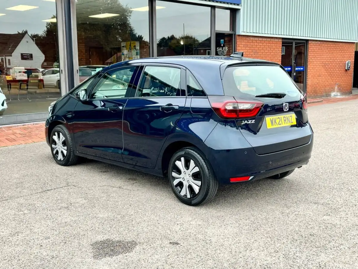 2021-honda-jazz-15-i-mmd-sr-107ps-big-8