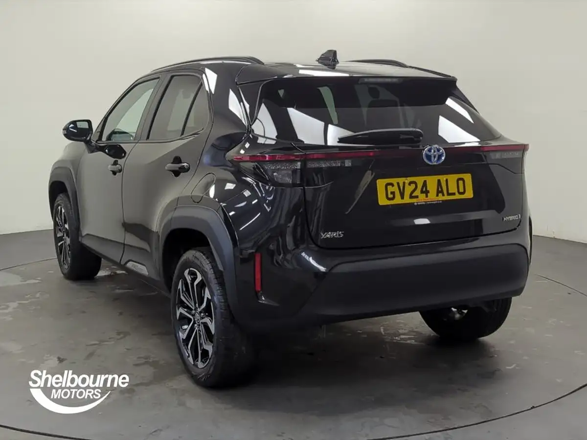 2024-toyota-yaris-cross-15-vvt-i-design-big-1