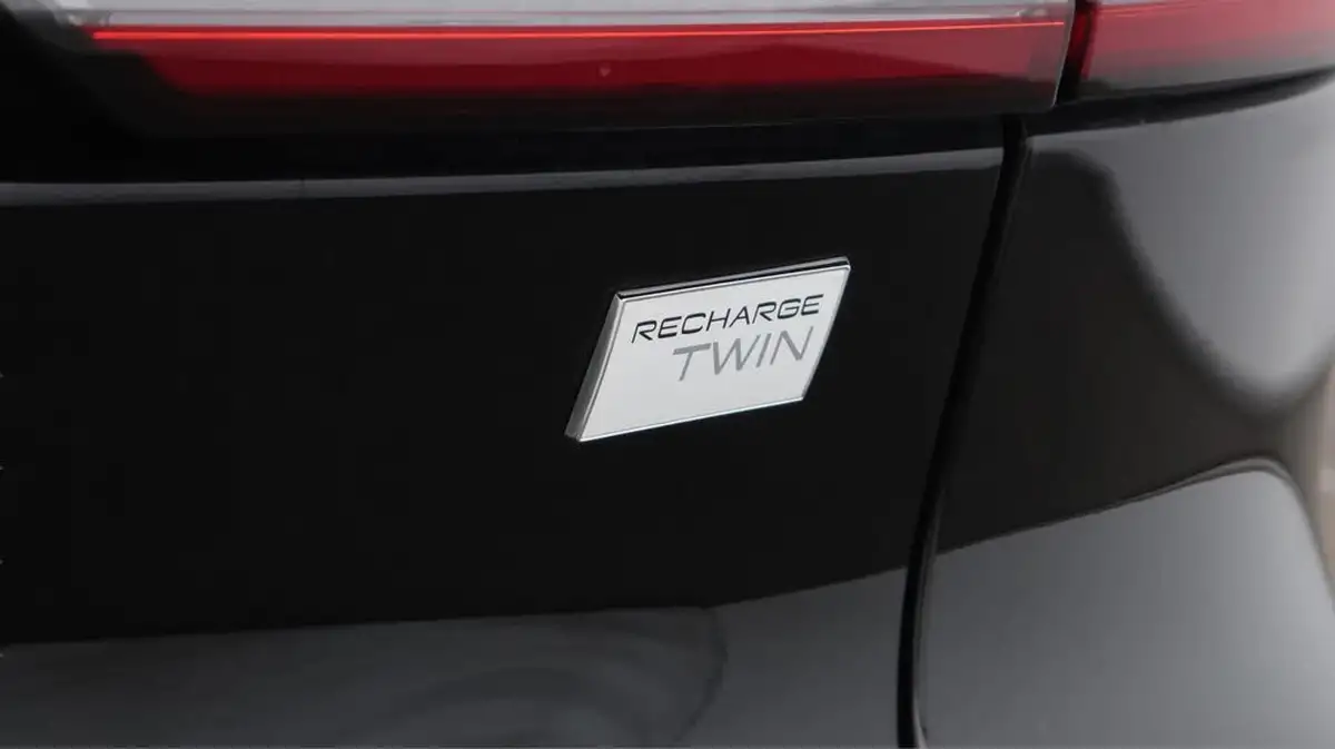 2022-volvo-c40-e-twin-recharge-pro-big-22