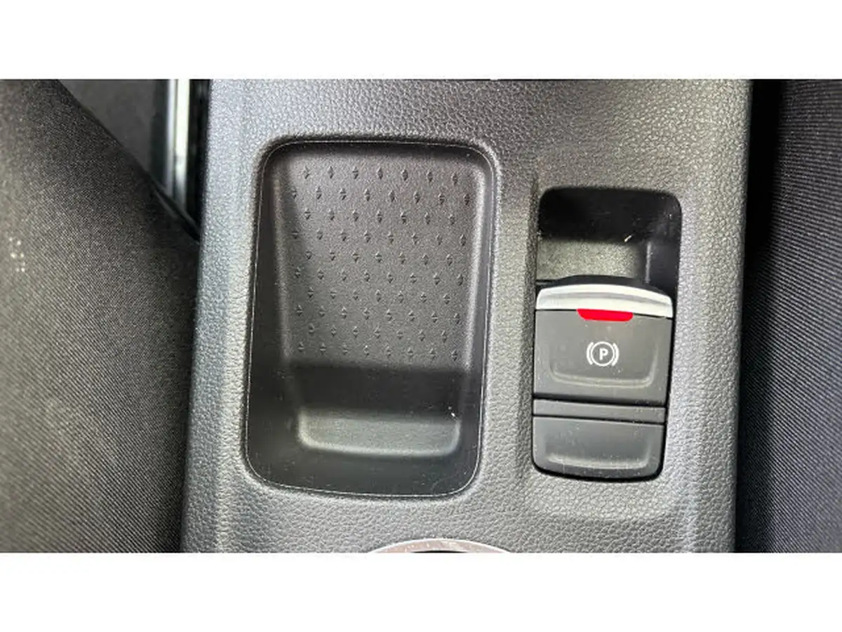 2021-renault-captur-13-tce-iconic-140ps-big-28
