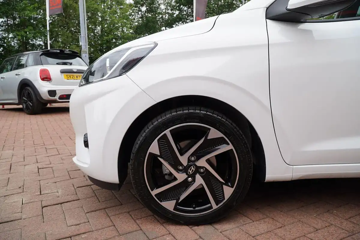 2024-hyundai-i10-12-premium-84ps-big-20