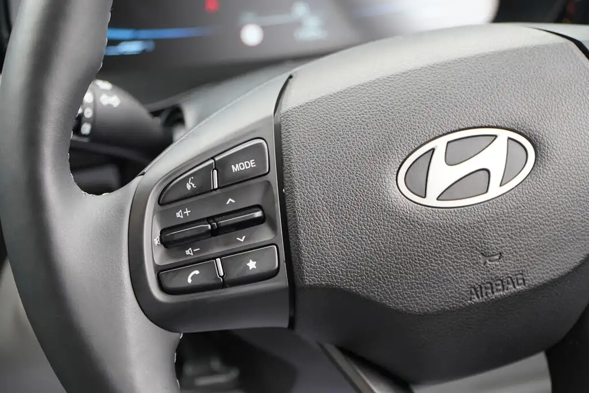 2024-hyundai-i10-12-premium-84ps-big-44