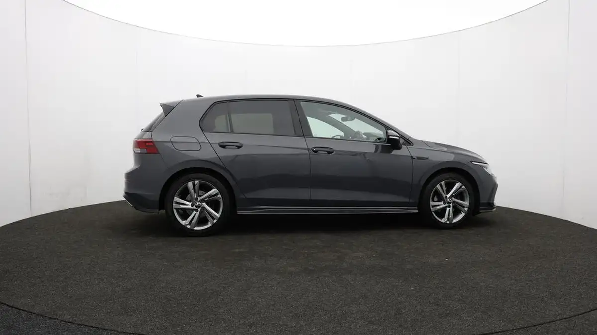 2022-volkswagen-golf-15-etsi-r-line-150ps-hatchback-big-39