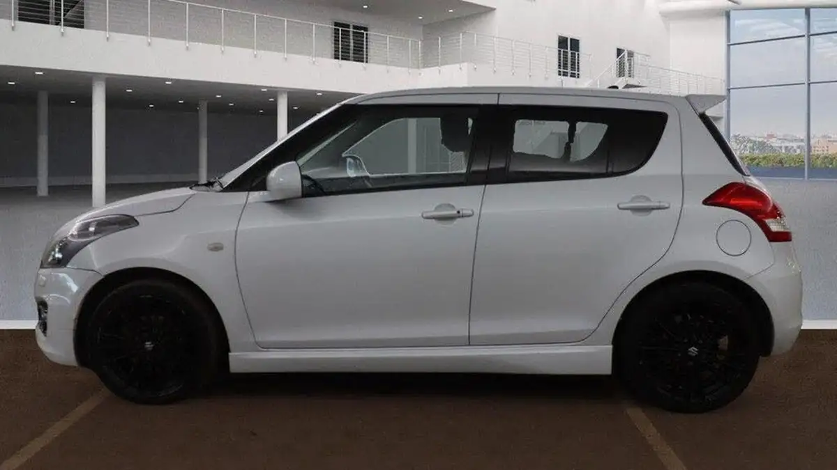 2014-suzuki-swift-16-sport-136ps-nav-5d-big-5