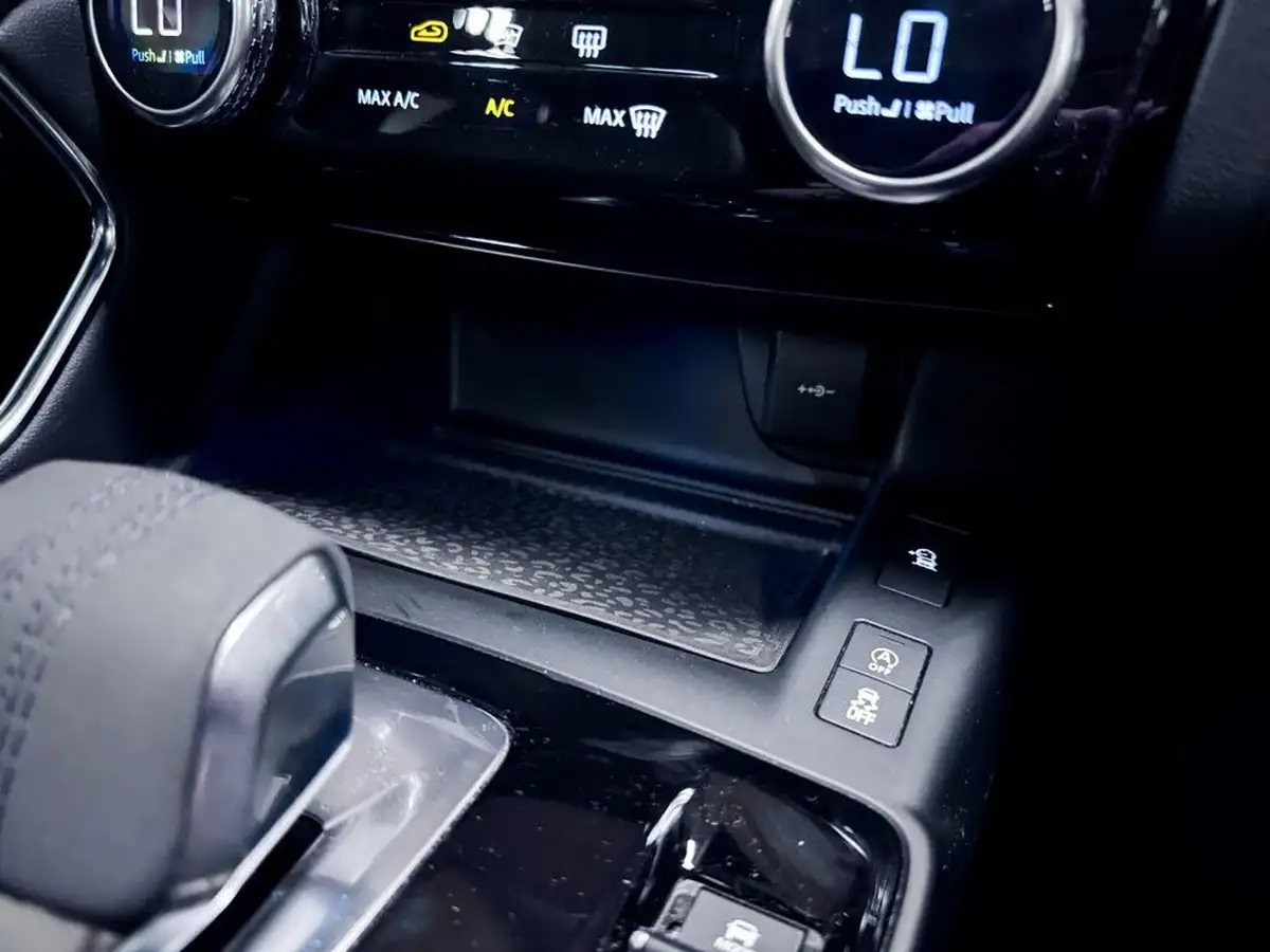2021-jaguar-e-pace-20-d200-r-dynamic-hse-big-36