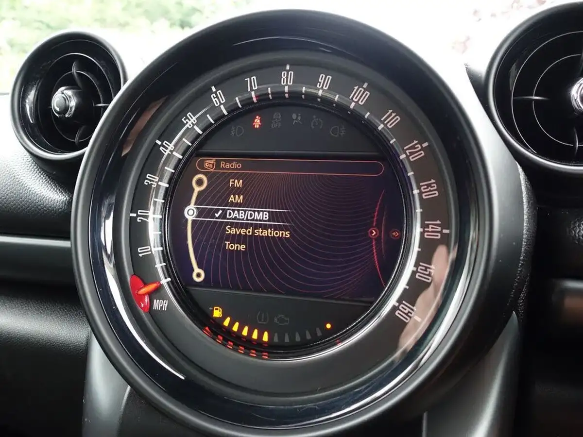2015-mini-paceman-16-cooper-s-184bhp-chili-big-19