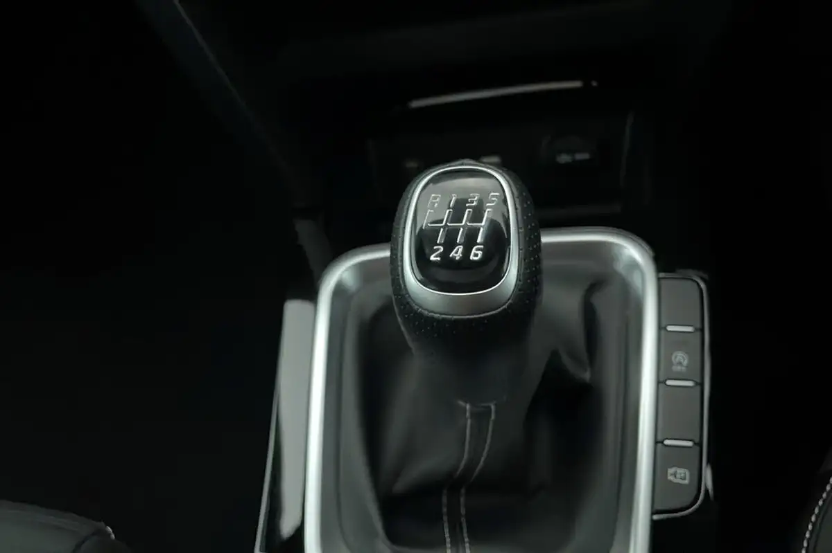 2024-kia-xceed-15-t-gdi-gt-line-138bhp-big-11