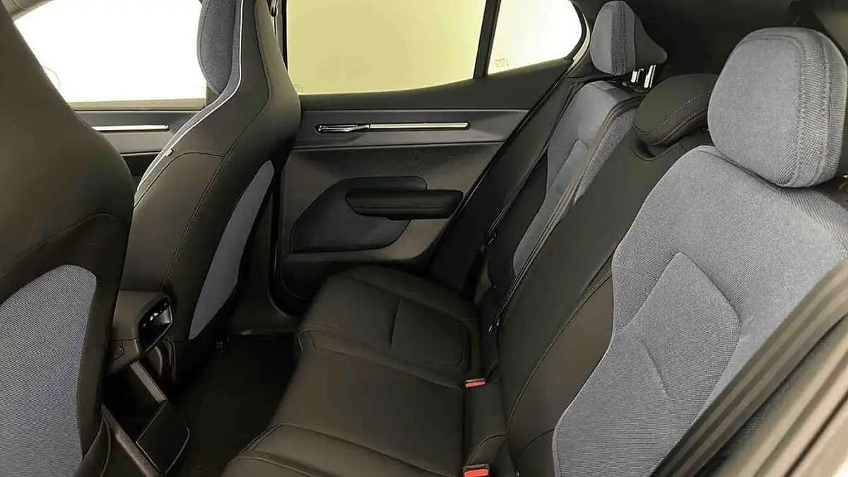 2024-volvo-ex30-e-single-motor-ultra-big-11