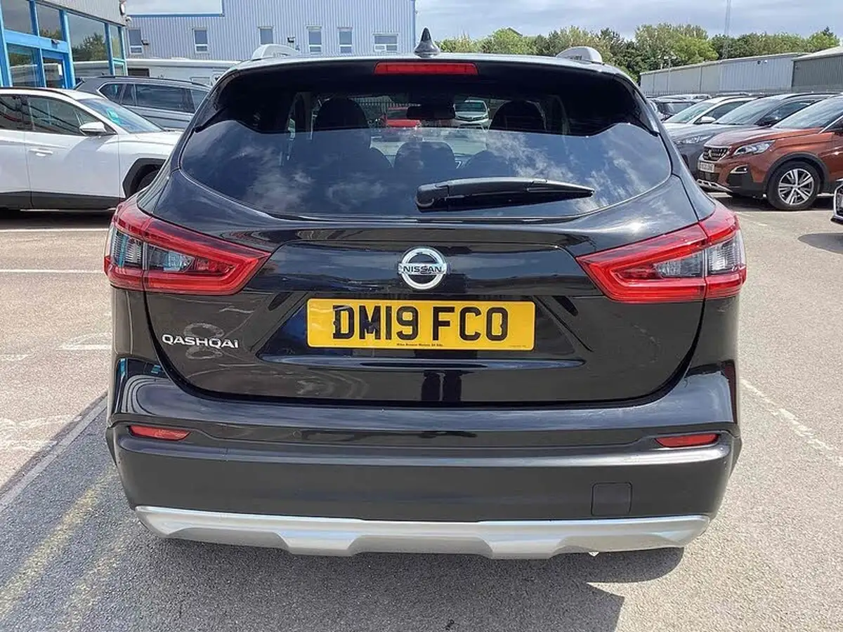 2019-nissan-qashqai-13-dig-t-n-motion-140ps-big-12