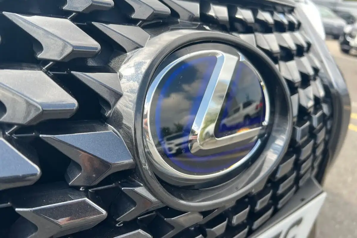 2022-lexus-ux-250h-20-ux-184bhp-without-navigation-big-40