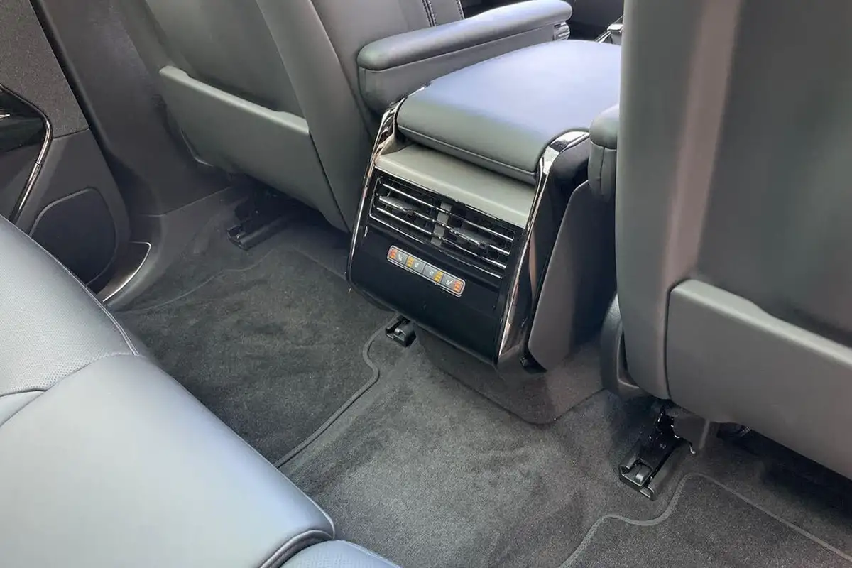 2025-land-rover-range-rover-sport-30-d250-edition-big-31
