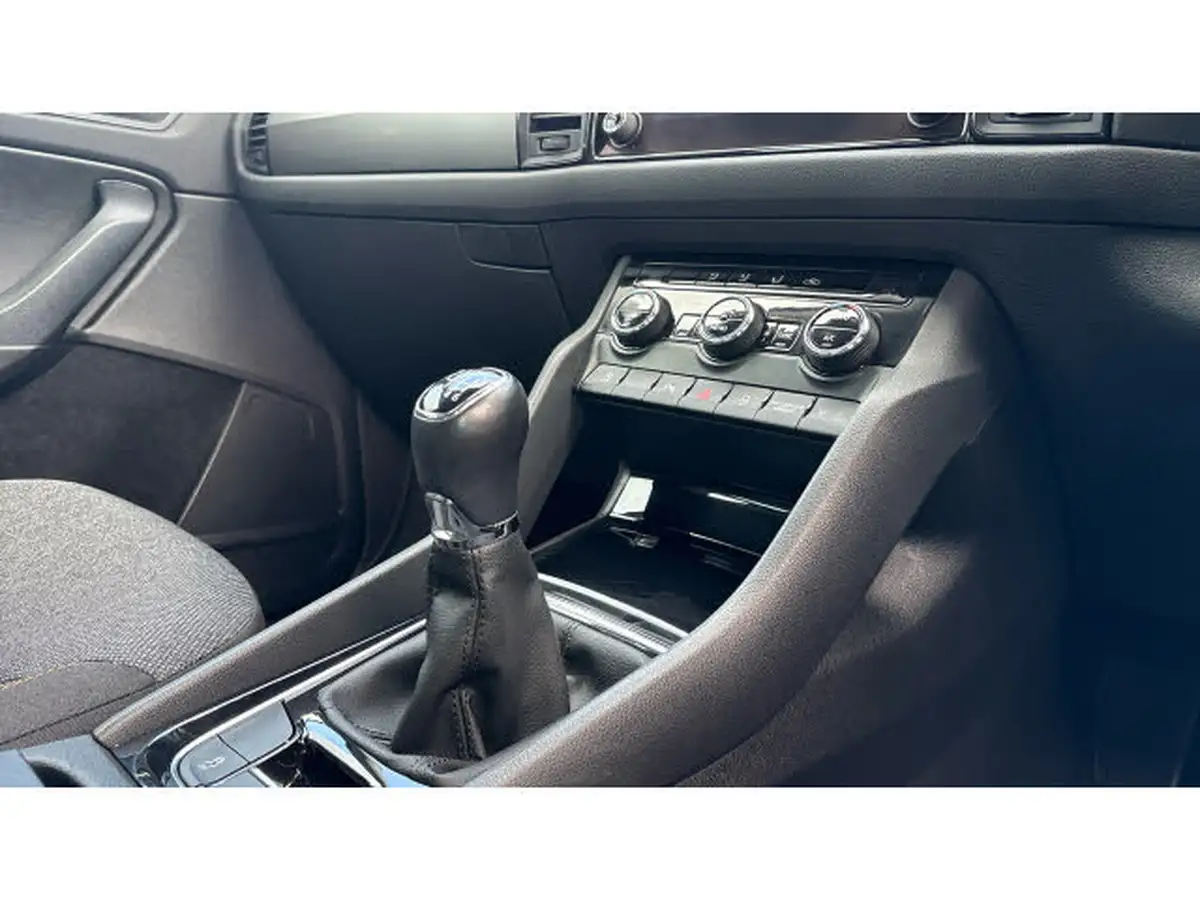 2021-skoda-kodiaq-15-tsi-se-drive-7-big-12