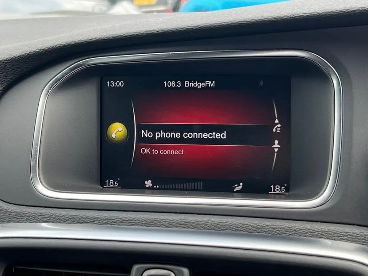 2019-volvo-v40-15-t3-r-design-edition-big-26
