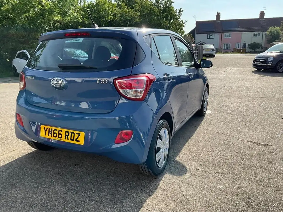2017-hyundai-i10-10-se-big-24