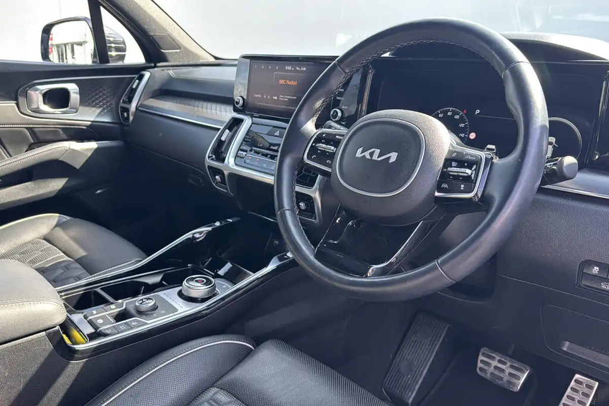 2022-kia-sorento-16-t-gdi-4-226bhp-hev-big-9