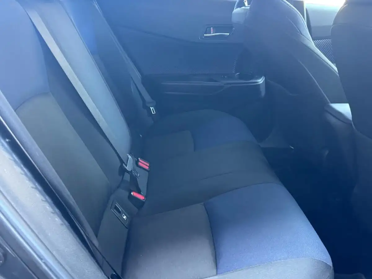 2018-toyota-c-hr-18-vvt-i-dynamic-big-18