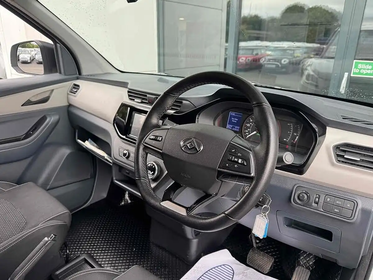 2021-maxus-e-deliver-3-e-l2h1-525kwh-platform-cab-big-19