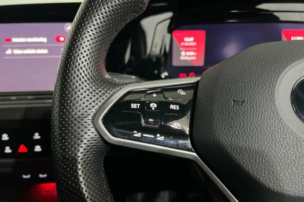 2021-volkswagen-golf-20tdi-gtd-big-23