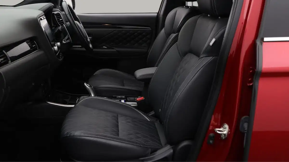 2020-mitsubishi-outlander-24-exceed-phev-big-14