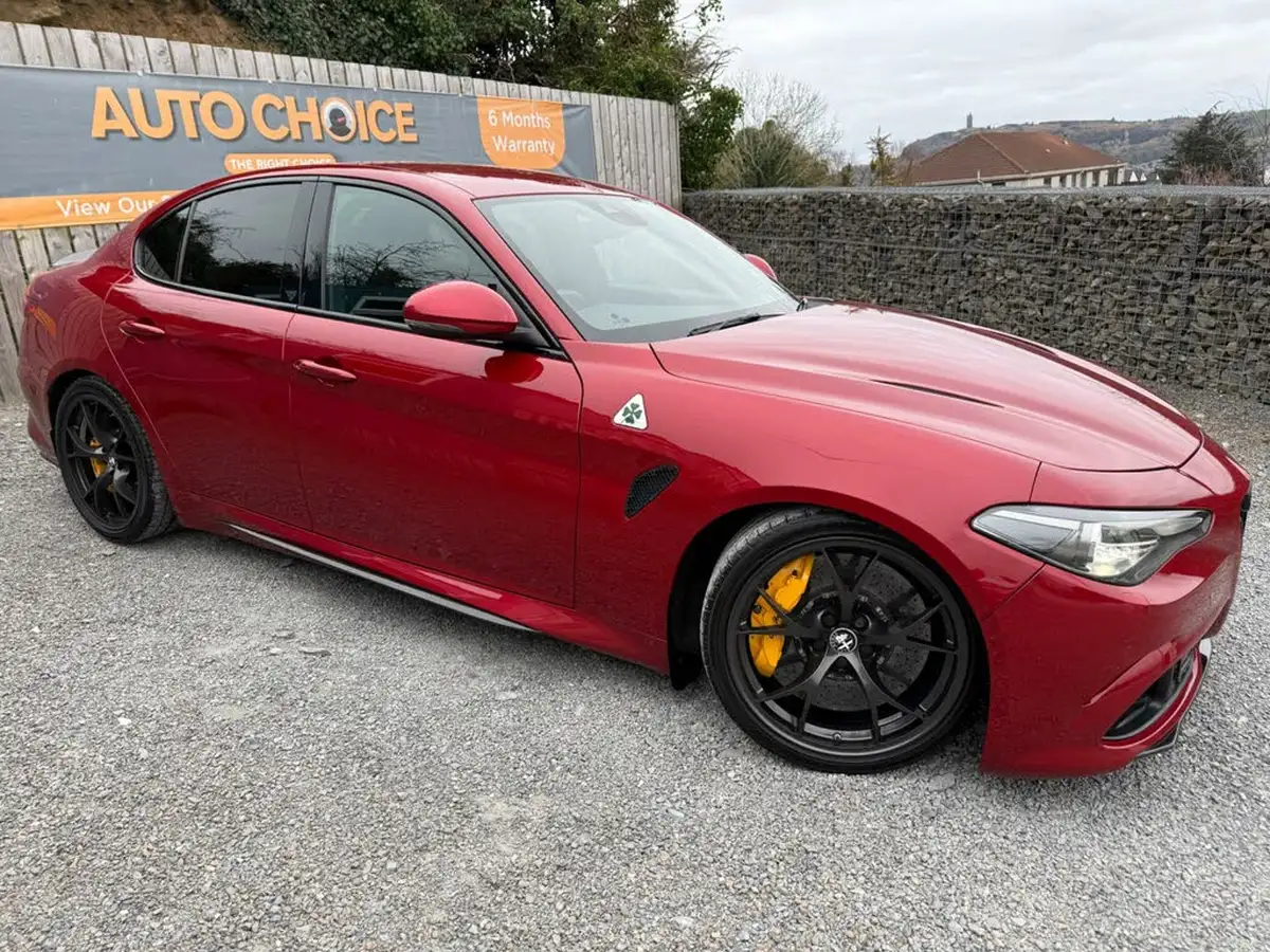 2017-alfa-romeo-giulia-29-biturbo-quadrifoglio-big-2