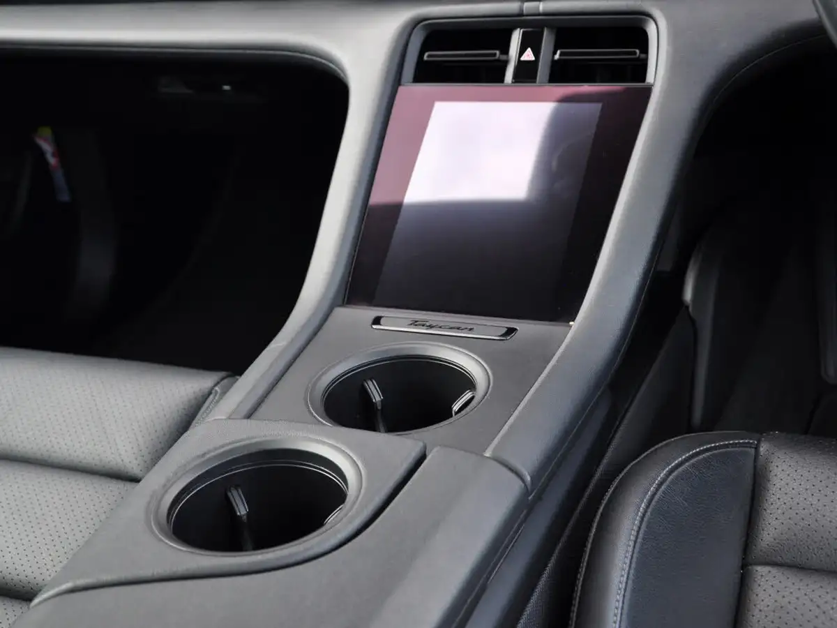 2021-porsche-taycan-e-4s-571ps-performance-battery-plus-big-66