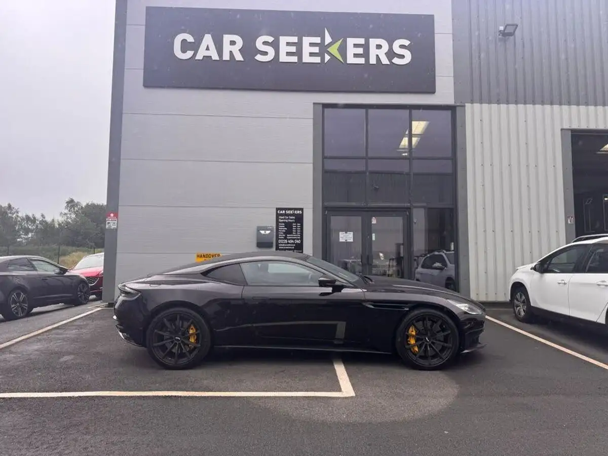 2022-aston-martin-db11-40-v8-528bhp-ss-big-6